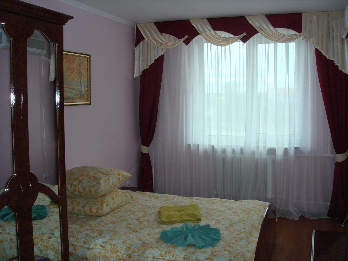 Hotel - Restaurant "Lion'S Heart" Velyka Omelyana Buitenkant foto