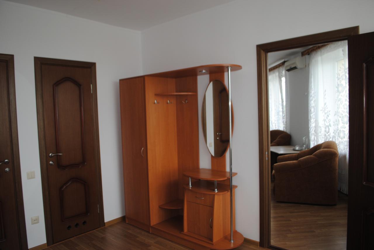 Hotel - Restaurant "Lion'S Heart" Velyka Omelyana Buitenkant foto