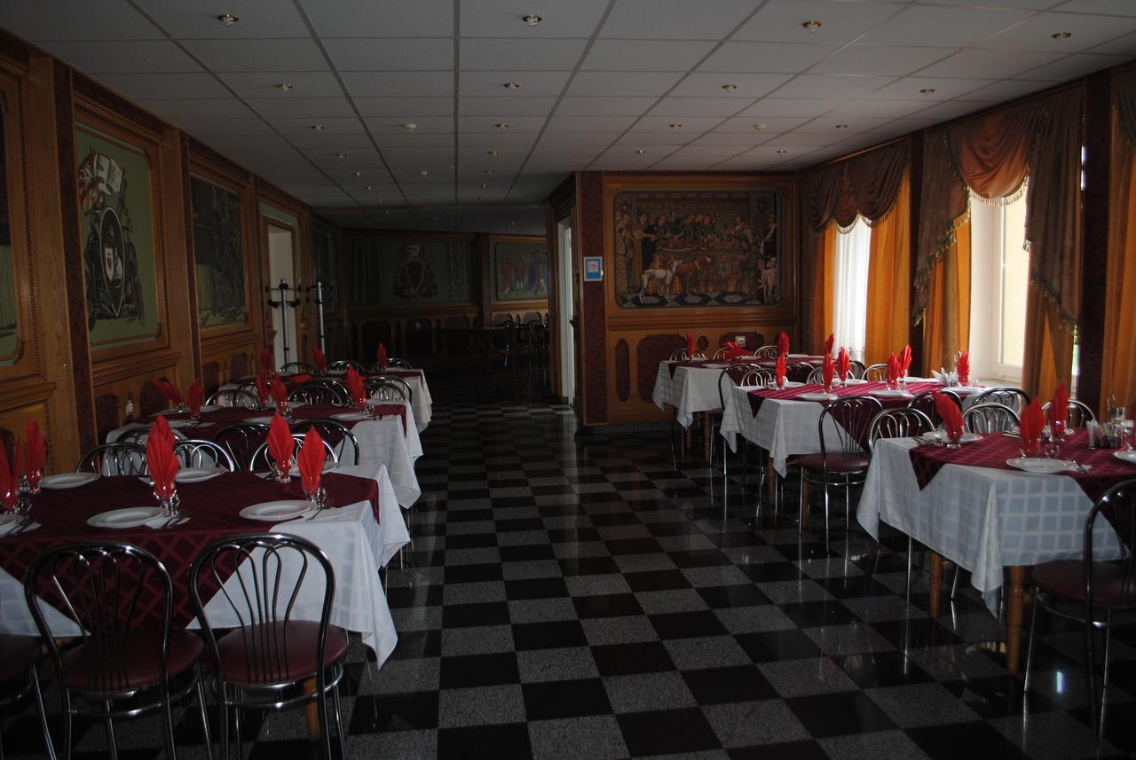 Hotel - Restaurant "Lion'S Heart" Velyka Omelyana Buitenkant foto